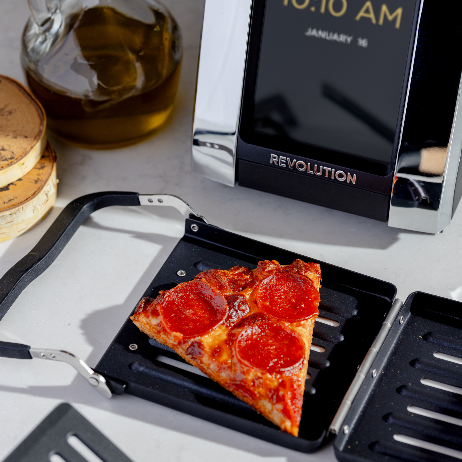 Pizza in open toastie press