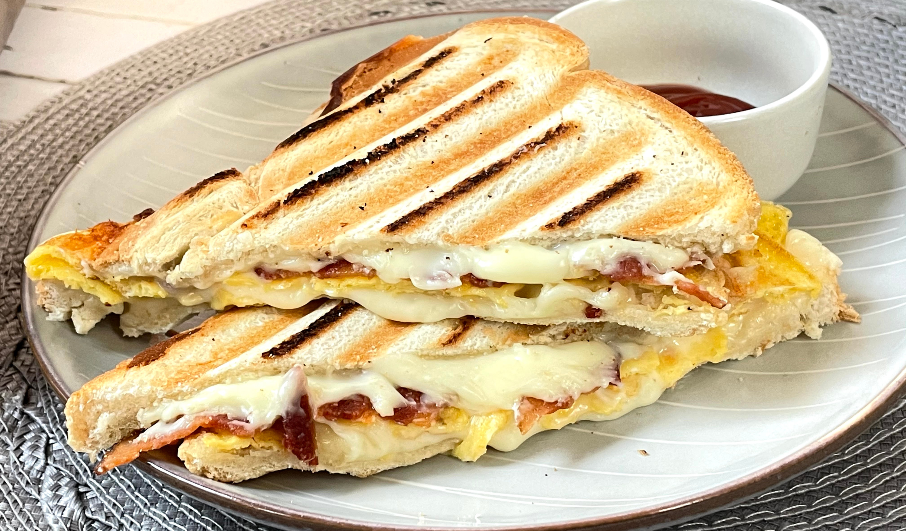 The Rise & Shine: Traditional Breakfast Sandwich