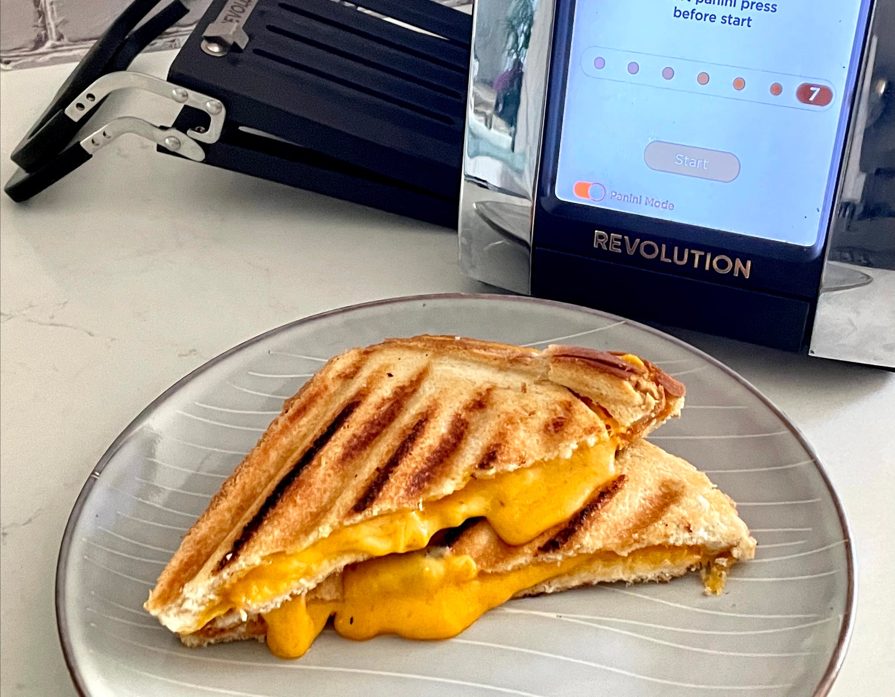 https://revcook.com/cdn/shop/files/D_Recipes_07-Grilled_Cheese_1800x.jpg?v=1629478659